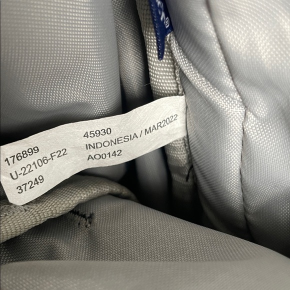 REI Ruckpack 18L - Picture 7 of 7